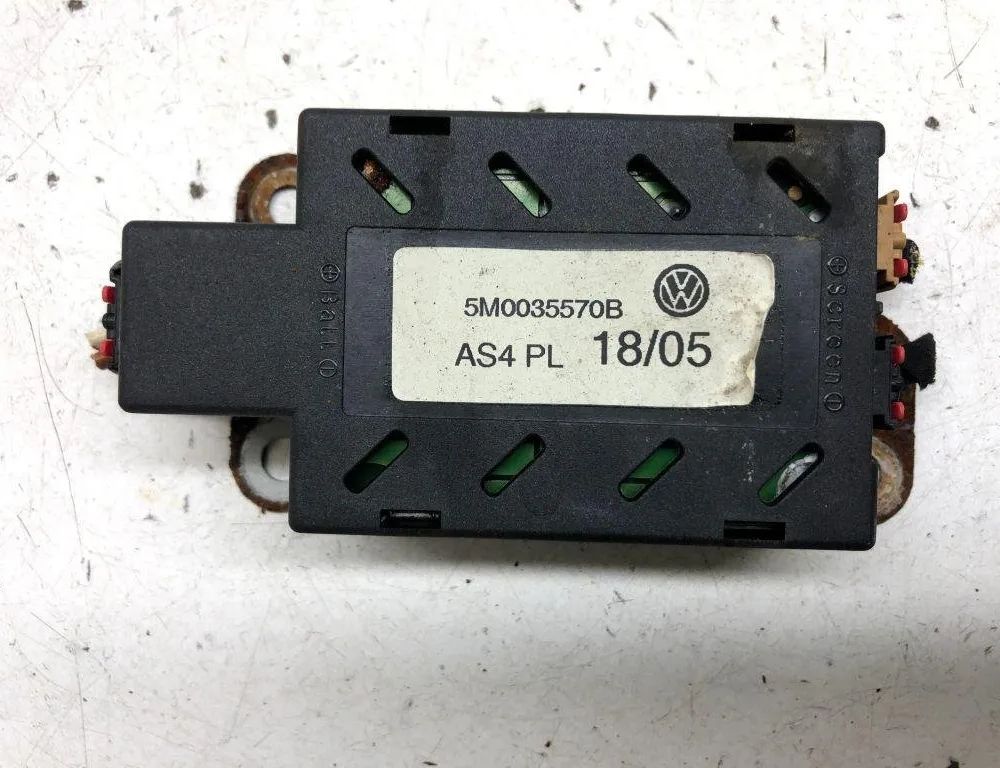 VOLKSWAGEN Golf 8 generation (2019-2023) Усилитель звука 5M0035570B 30591021