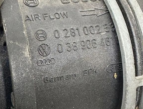 VOLKSWAGEN Caddy 3 generation (2004-2015) Воздухомер воздушного фильтра 038906461B 30593946