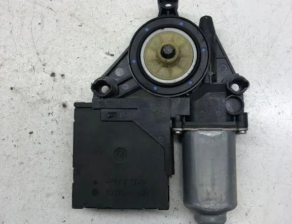 VOLKSWAGEN Caddy 3 generation (2004-2015) Priekšējo kreiso durvju logu pacēlāja motorīts 1T0959702D 30594433