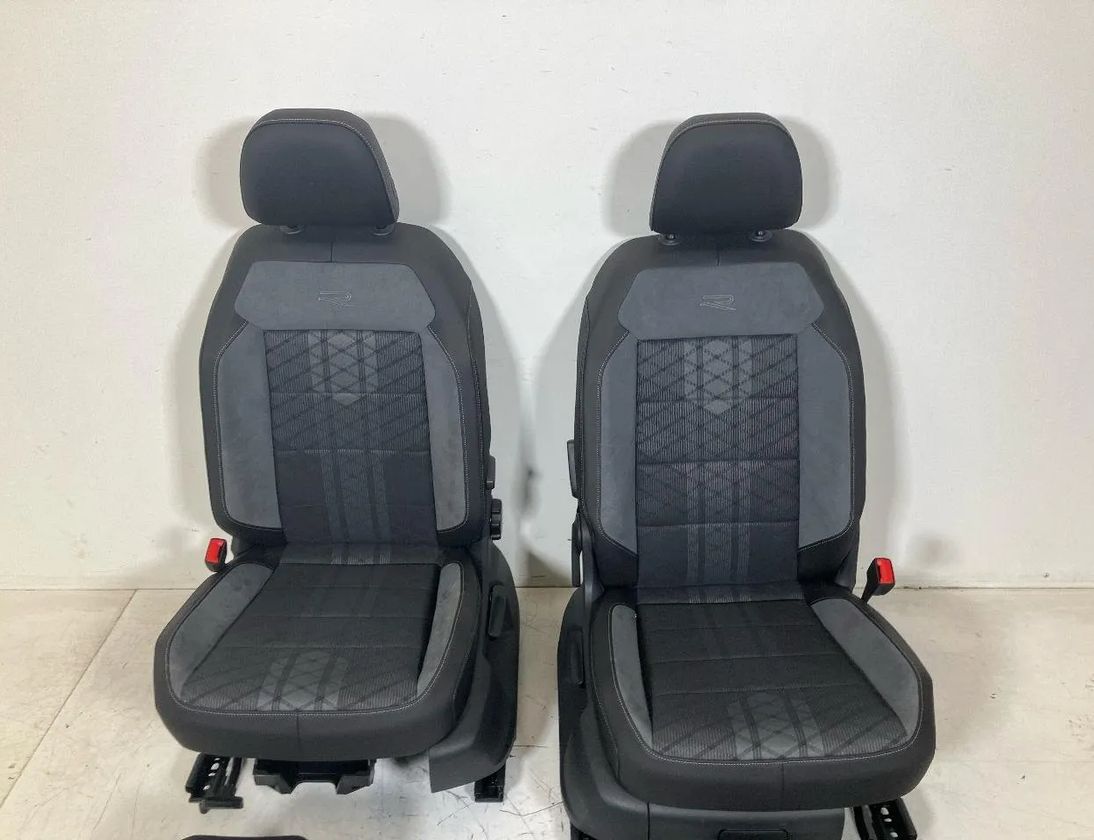 VOLKSWAGEN T-Roc 1 generation (2017-2024) Детали салона 2GA864207,2GA867009AP,2GA867010AM,2GA867209A,2GA867210A,2GA885375D,2GA885775,2GA885776F,2Q4881105L,2Q4881106L 27852945