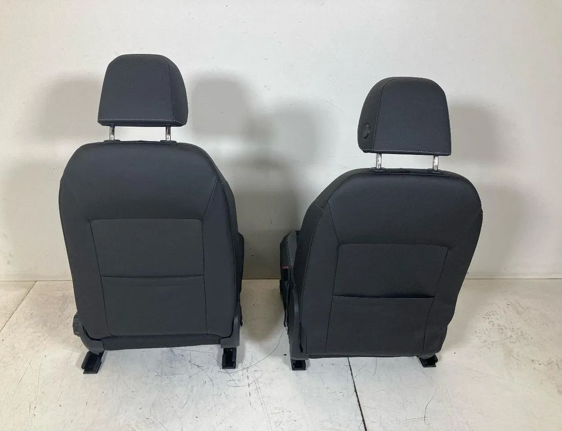 VOLKSWAGEN T-Roc 1 generation (2017-2024) Детали салона 2GA864207,2GA867009AP,2GA867010AM,2GA867209A,2GA867210A,2GA885375D,2GA885775,2GA885776F,2Q4881105L,2Q4881106L 27852945