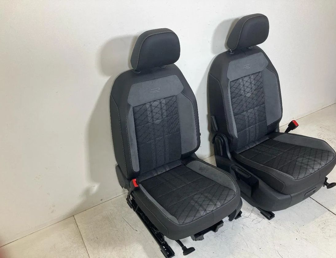 VOLKSWAGEN T-Roc 1 generation (2017-2024) Детали салона 2GA864207,2GA867009AP,2GA867010AM,2GA867209A,2GA867210A,2GA885375D,2GA885775,2GA885776F,2Q4881105L,2Q4881106L 27852945