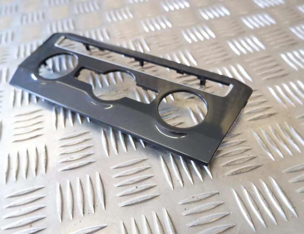 VOLKSWAGEN Tiguan 2 generation (2016-2024) Other Interior Parts 5NC820073A 14619927