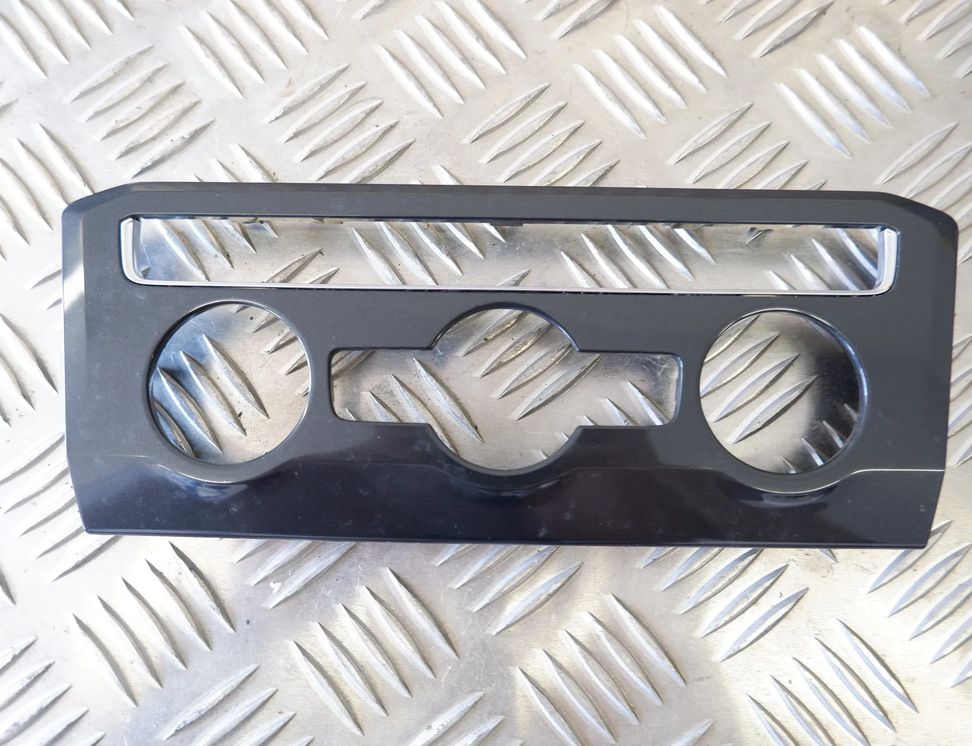 VOLKSWAGEN Tiguan 2 generation (2016-2024) Other Interior Parts 5NC820073A 14619927