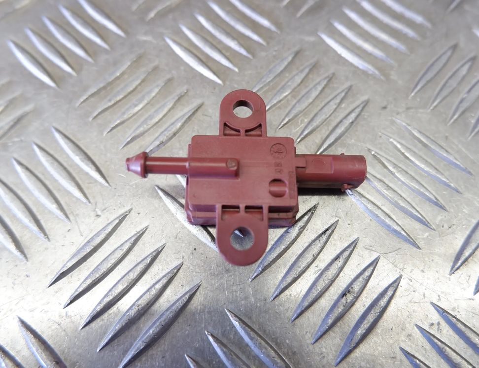 BMW 5 Series G30/G31 (2016-2023) Front Left Impact Sensor 9337656 15086597