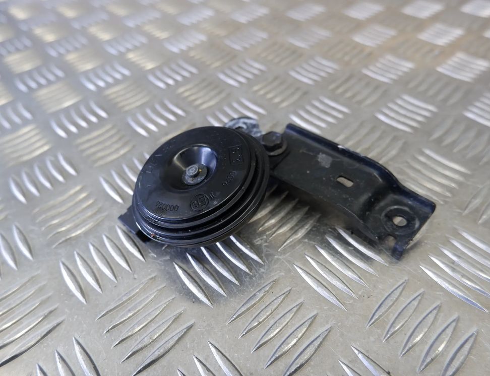 TOYOTA Yaris 4 generation (2020-2023) Signāla taure 86520-0D050 17268826