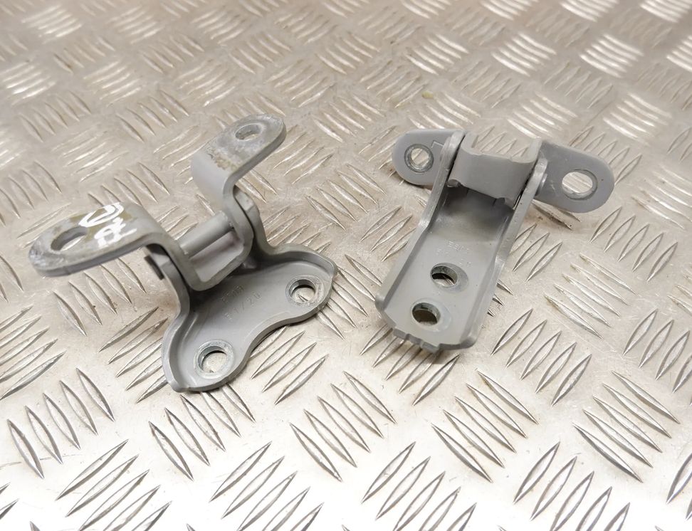 TOYOTA Yaris 4 generation (2020-2023) Front left Door Hinge 68720-02060,68740-02050 22067736