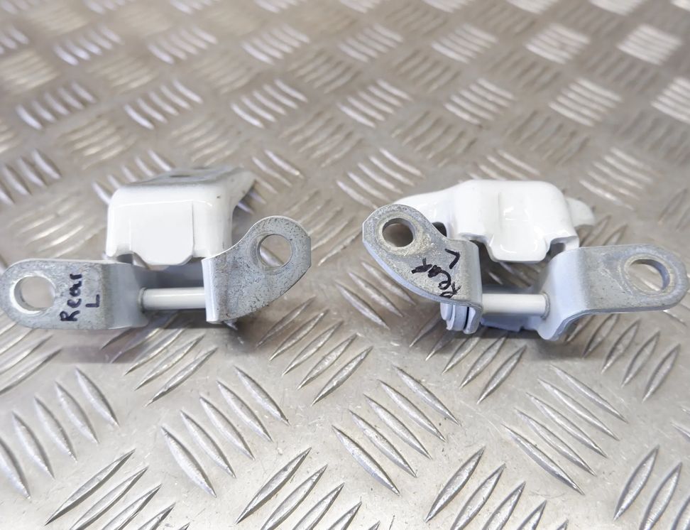 TOYOTA Prius 4 generation (XW50) (2015-2023) Left rear door hinge kit 68780-52031,68760-20122 23760325