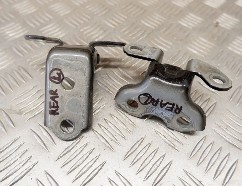 LEXUS ES 7 generation (2018-2024) Kreiso aizmugurējo durvju eņģu komplekts 68780-33050,68760-20122 27915789