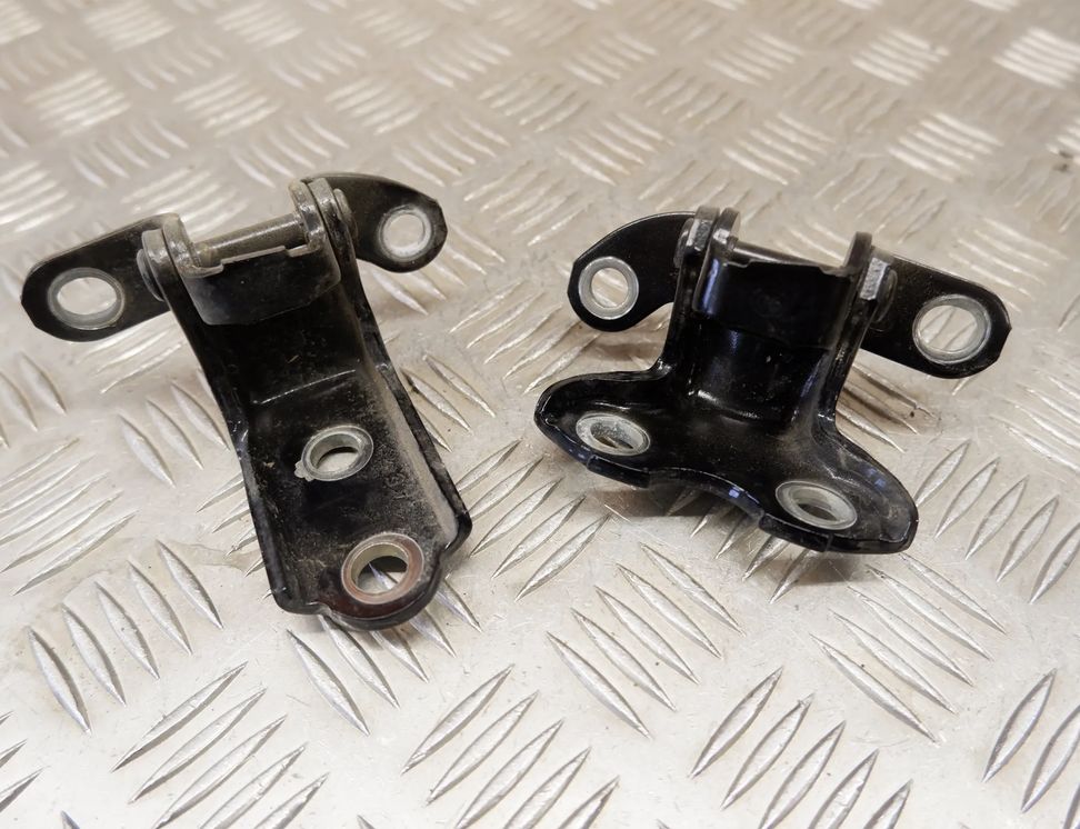 LEXUS ES 7 generation (2018-2024) Kreiso aizmugurējo durvju eņģu komplekts 68780-33050,68760-20122 27915789