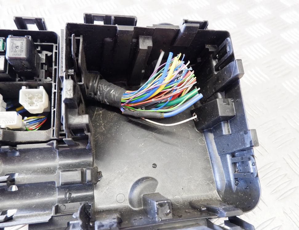 NISSAN Qashqai 2 generation (2013-2023) Drošinātāju kārba 24382-4BA2A 31951775