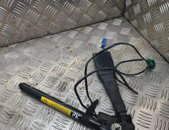 OPEL Zafira B (2005-2010) Front Left Seat Buckle n13127268,330803354,n13127268,330803354 13138744