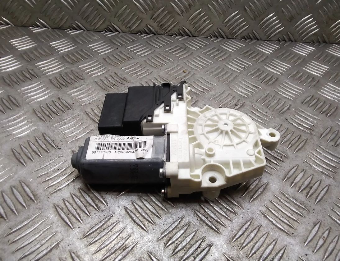 VOLKSWAGEN Touran 1 generation (2003-2015) Aizmugurējo labo durvju loga vadības motorīts 1t0959701m 14899510