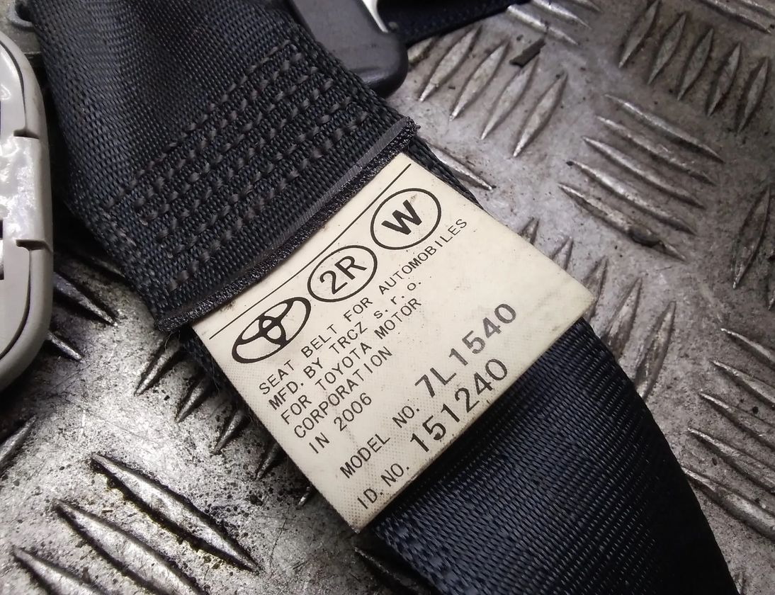 TOYOTA Corolla Verso 1 generation (2001-2009) Ремень безопасности задний правый 7l1540,h073801 17928525