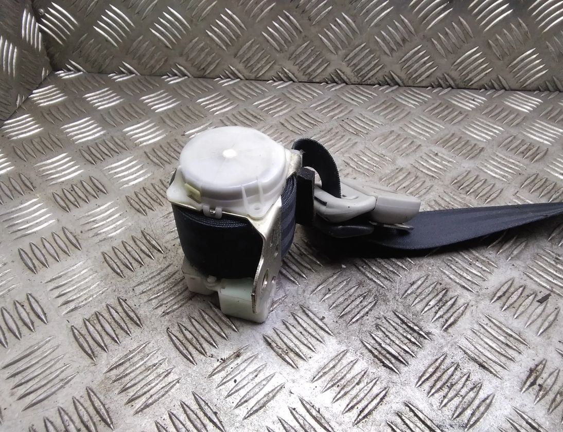 TOYOTA Corolla Verso 1 generation (2001-2009) Rear Left Seatbelt 7l2540,h073901 17928553