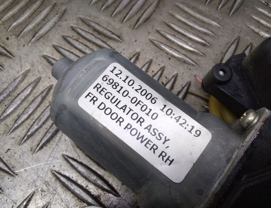 TOYOTA Corolla Verso 1 generation (2001-2009) Priekšējo labo durvju logu pacēlājs 698100f010,996996100,997250102 17948757