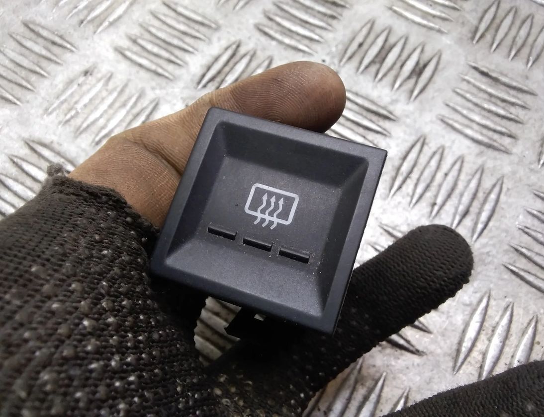 VOLKSWAGEN Transporter T5 (2003-2015) Aizmugurējā stikla apsildes slēdzis 7e0959621 18330984