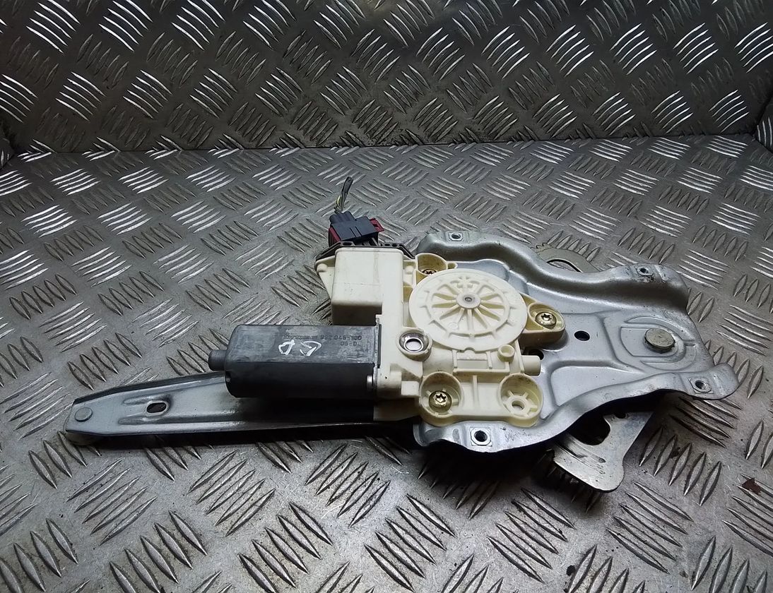 TOYOTA Avensis 2 generation (2002-2009) Aizmugurējo labo durvju logu pacēlājs 999060102,999060102jjb,t223790,992045100 20420332