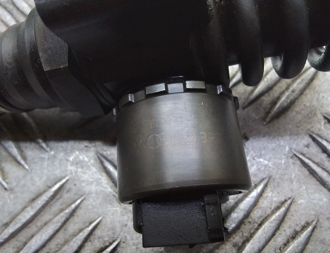 VOLKSWAGEN Touran 1 generation (2003-2015) Fuel Injector 03g130073g,0414720404 24614098