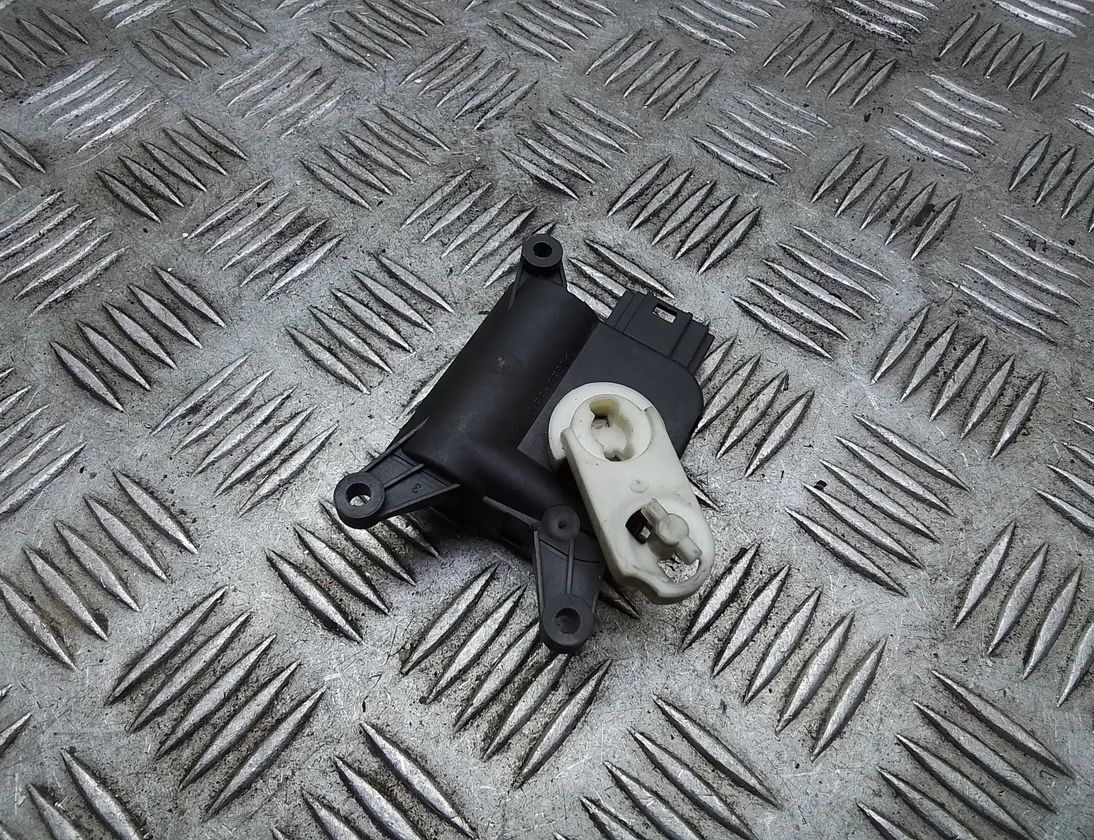 VOLKSWAGEN Passat B6 (2005-2010) Двигатель задвижки потока воздуха кондиционера воздуха 0132801363 27191942