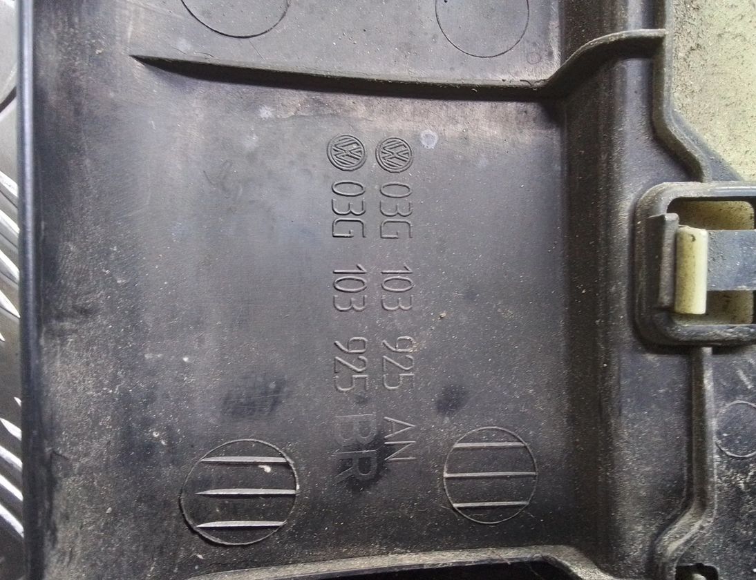 VOLKSWAGEN Passat B6 (2005-2010) Декоративная крышка двигателя 03g103925,03g103925an,03g103925br,03g103925bj,03g103925g,03g103925bh,03g103925bk,03g103925bl,03g103925bm,03g103925bn,03g103925ad 27273900