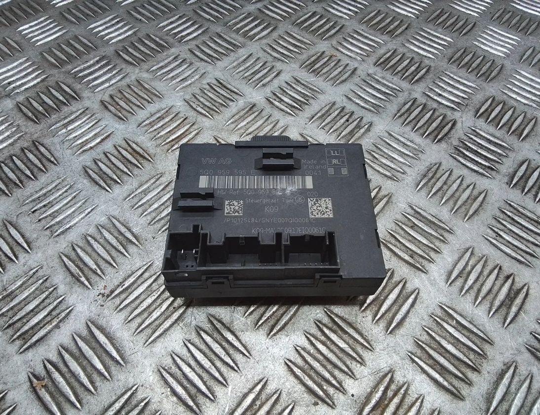 VOLKSWAGEN Passat B8 (2014-2023) Блок управления дверей левый задний 5q0959595e,5q0959595b 31846038