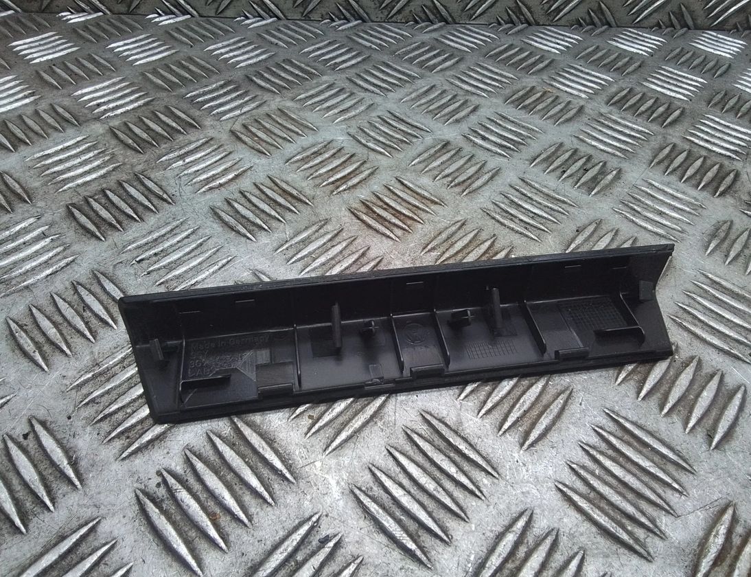 VOLKSWAGEN Passat B8 (2014-2023) Other parts of the trunk 3g9867251 31847083