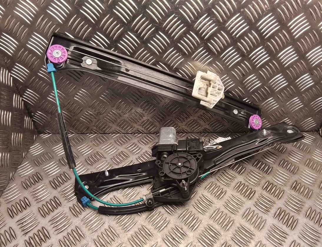 BMW 1 Series F20/F21 (2011-2020) Priekšējo kreiso durvju logu pacēlājs 7242561,724256111,13262410 32577897