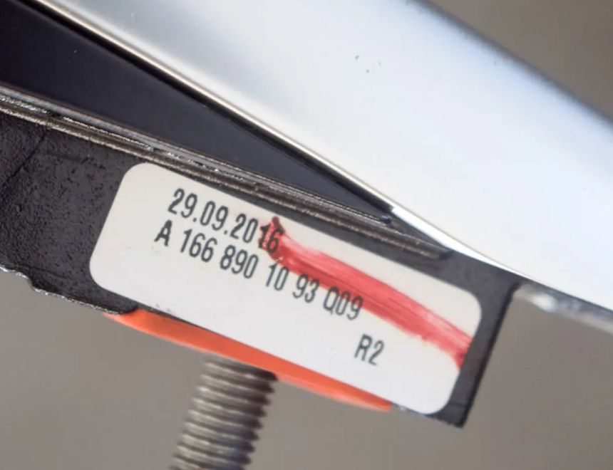 MERCEDES-BENZ GL-Class X166 (2012-2015) Рейлинг крыши правый A1668901093 10023773