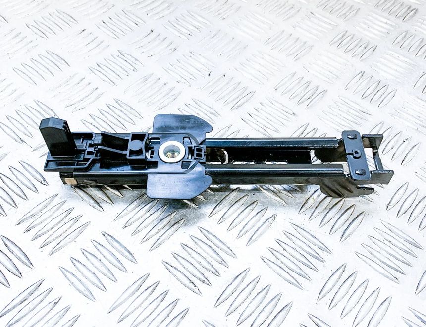 SKODA Superb 2 generation (2008-2015) Регулятор высоты ремня безопасности спереди слева 8E0857833A,560927324 10674534