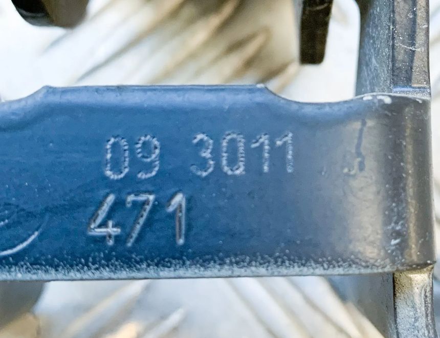 BMW 1 Series E81/E82/E87/E88 (2004-2013) Петля крышки багажника левая 7208713 10696543