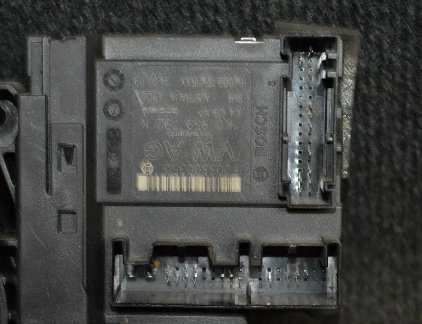 VOLKSWAGEN Passat B6 (2005-2010) Маторчик стеклоподъемника передней правой двери 1K0959792N 1133880