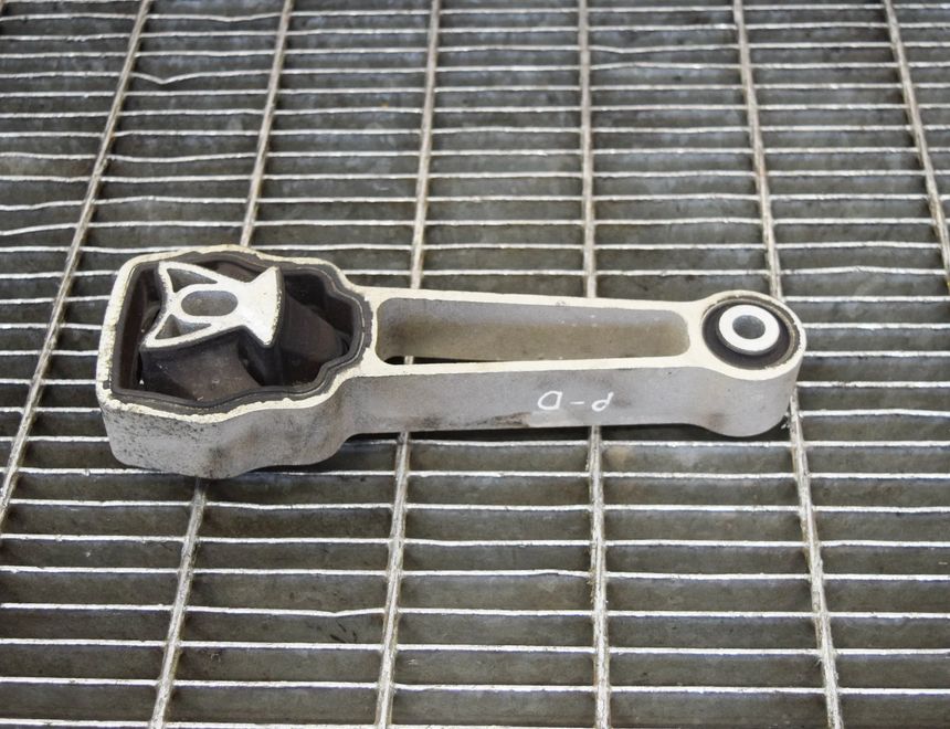 VOLVO XC60 1 generation (2008-2017) Dzinēja stiprinājums aizmugurē 31430441 11389751