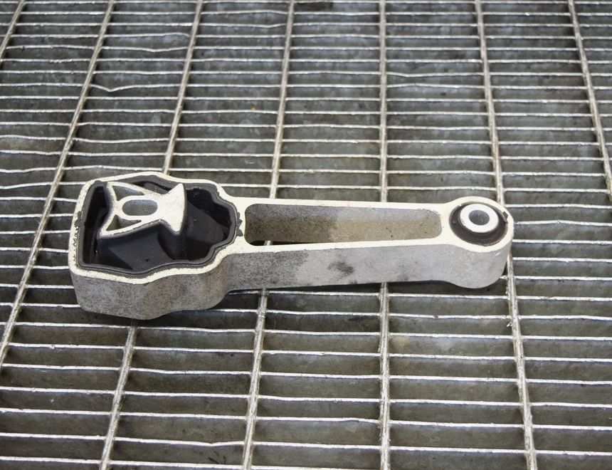 VOLVO XC60 1 generation (2008-2017) Dzinēja stiprinājums aizmugurē 31430441 11389751