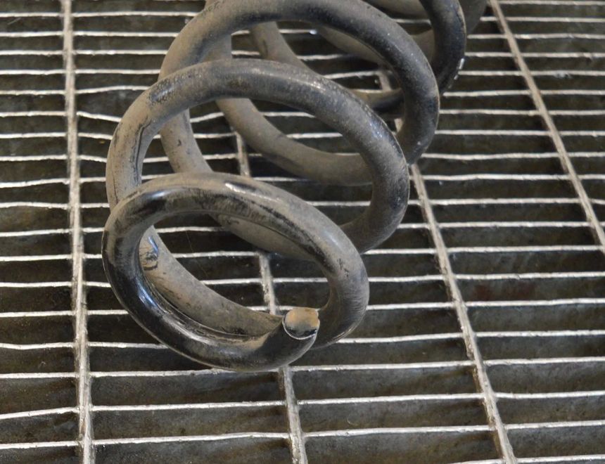 VOLKSWAGEN Tiguan 2 generation (2016-2024) Пружина амортизатора задняя правая 5QF511115 11475598