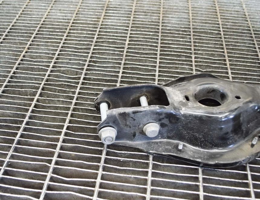 BMW 3 Series G20/G21/G28 (2018-2024) Aizmugurējā kreisā H formas svira / ričags 6886451,6886448 11504635