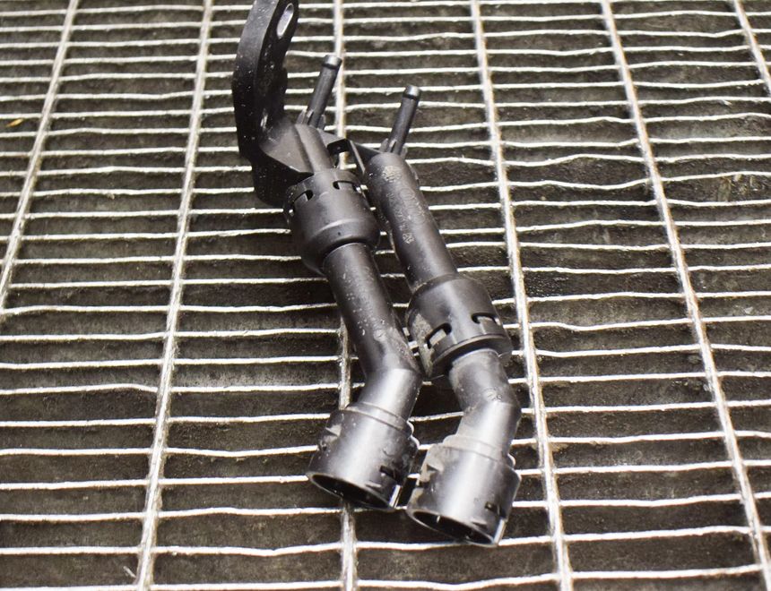 AUDI Q5 FY (2016-2024) Другие трубы 04L122157AC 11831987