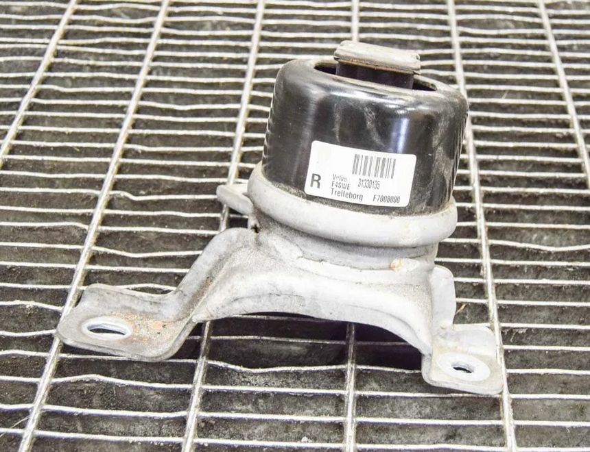 VOLVO XC60 1 generation (2008-2017) Подушка двигателя правая 31330135 12066216