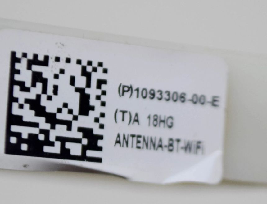 TESLA Model 3 1 generation (2017-2024) Антенный модуль 1093306-00-E 13719112