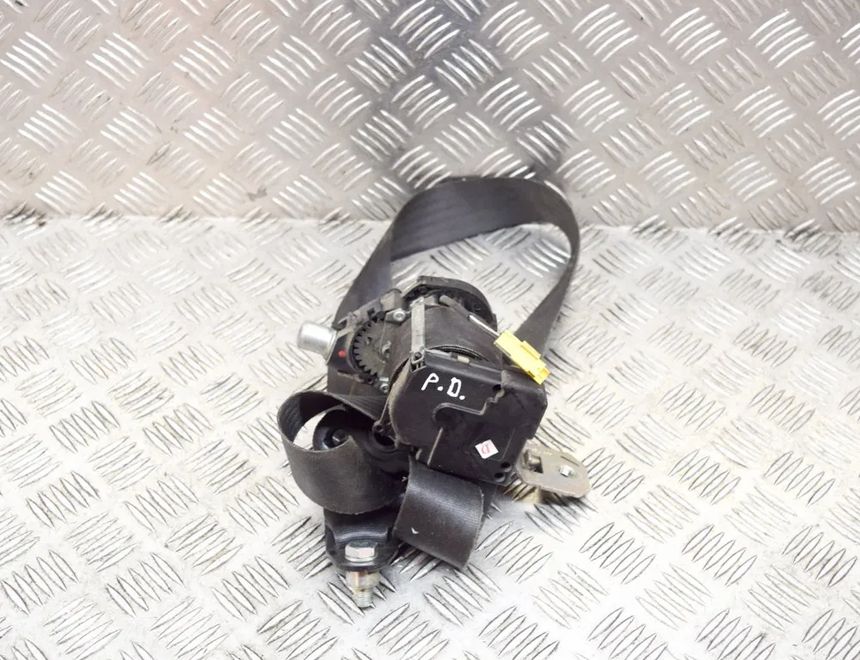 IVECO Daily 4 generation (2006-2011) Front Right Seatbelt 33017280A1 13889504
