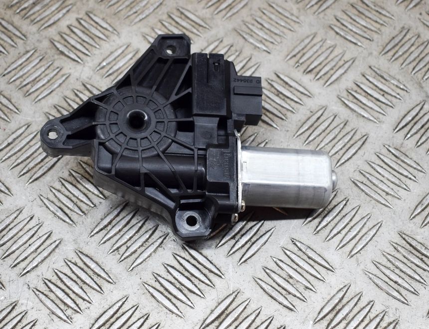 MERCEDES-BENZ GLC Coupe C253 (2016-2019) Aizmugurējo kreiso durvju loga pacēlāja motorīts A2139060502,C51465-100 13994696