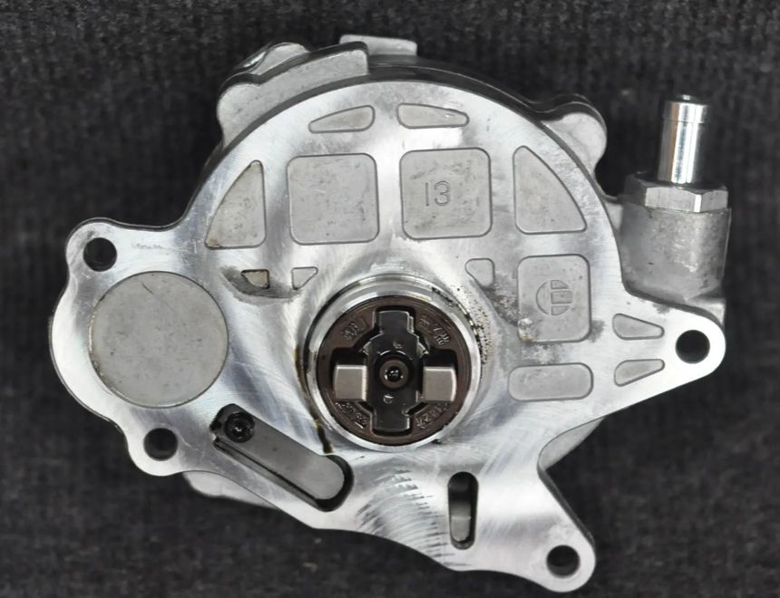 AUDI A4 B8/8K (2011-2016) vakumsūknis 03L145100 1440401