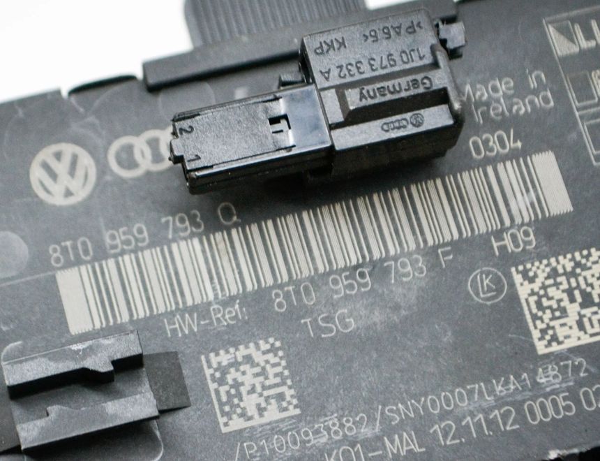 AUDI A5 Sportback 8T (2009-2011) Front Right Door Control Unit 8T0959793Q,8T0959793F,P10093882 14869967