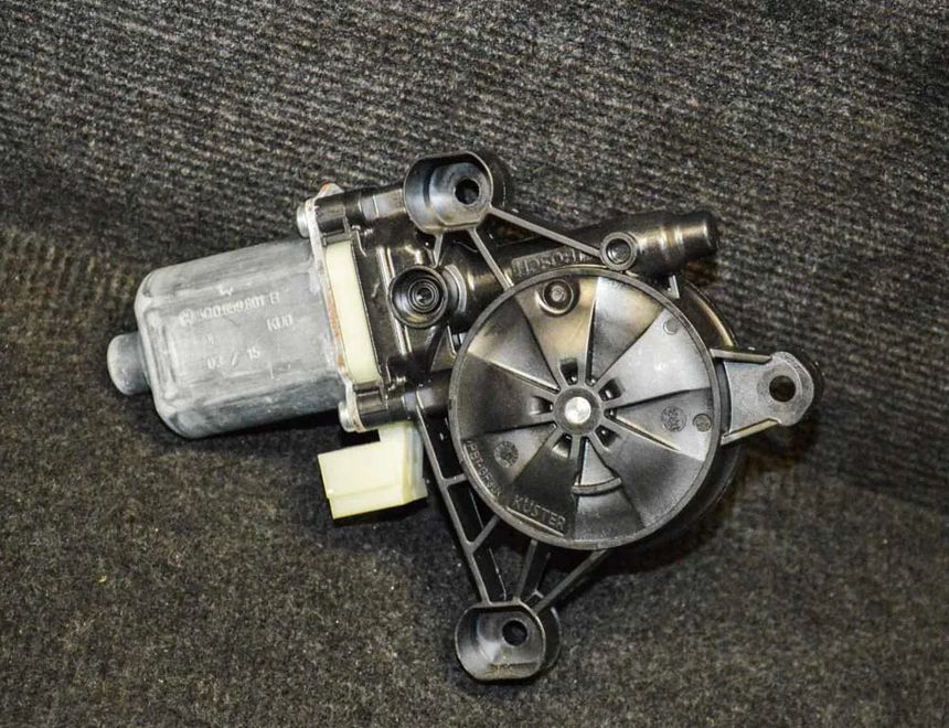 VOLKSWAGEN Golf 7 generation (2012-2024) Маторчик стеклоподъемника передней левой двери 5Q0959801B0130822717,S850202099 1506651