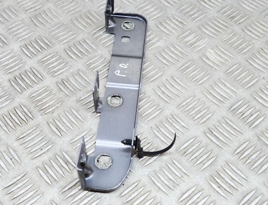 JAGUAR I-Pace 1 generation (2018-2023) Priekšējā labā spārna kronšteins J9D3-16E128-AB 17675661