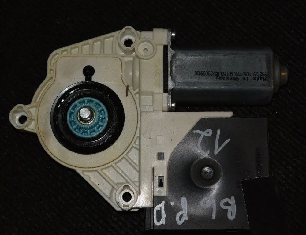 VOLKSWAGEN Passat B6 (2005-2010) Priekšējo labo durvju logu pacelšanas motorīts 1K0959792N980852-1271K0959702AC3C1837462L 1769403