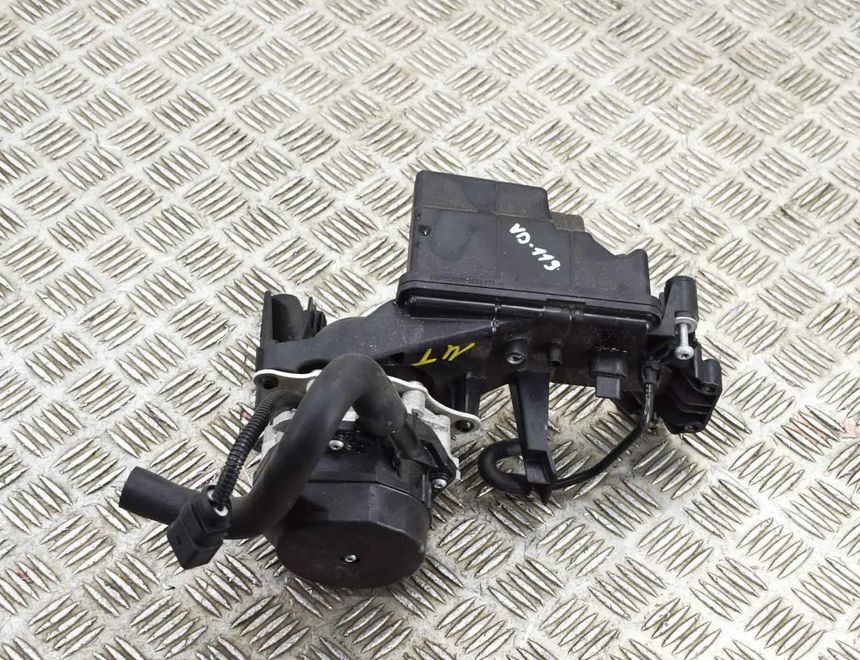 PORSCHE Macan 1 generation (2013-2023) Насос вторичного воздуха 94611302230,946.110.130.77,946.113.022.30,94611013077 17762640