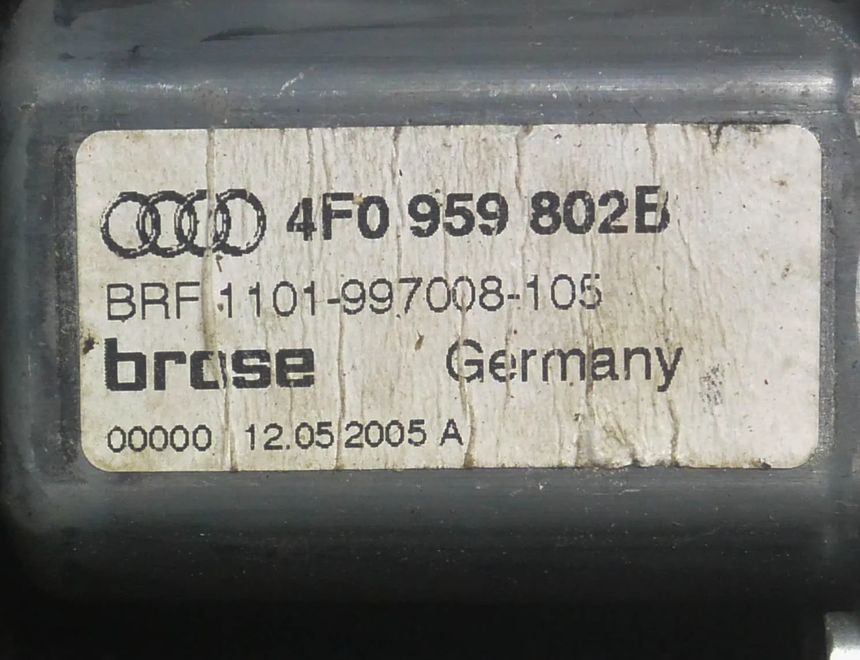 VOLKSWAGEN Passat B6 (2005-2010) Priekšējo labo durvju logu pacelšanas motorīts 4F0959802B 1835261