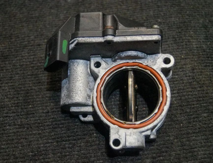 VOLKSWAGEN Touareg 2 generation (2010-2018) Throttle Body 057128063E 1872815