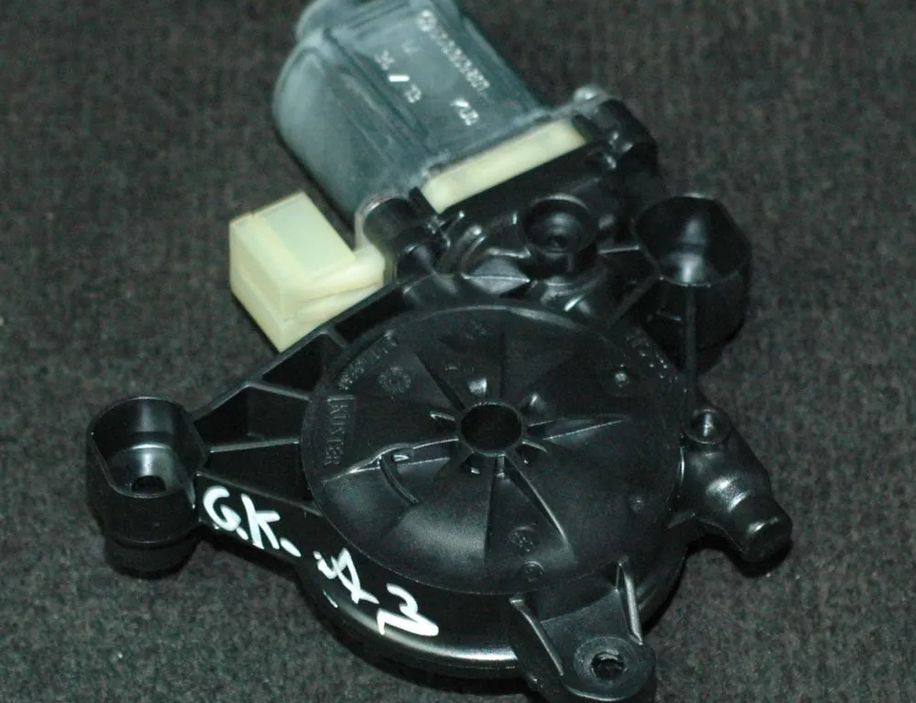 AUDI A3 8V (2012-2020) Моторчик стеклоподъемника задней левой двери 5Q0959801 1967884